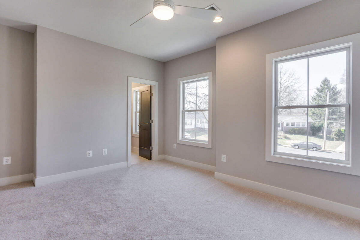 054_interior_42_of_88