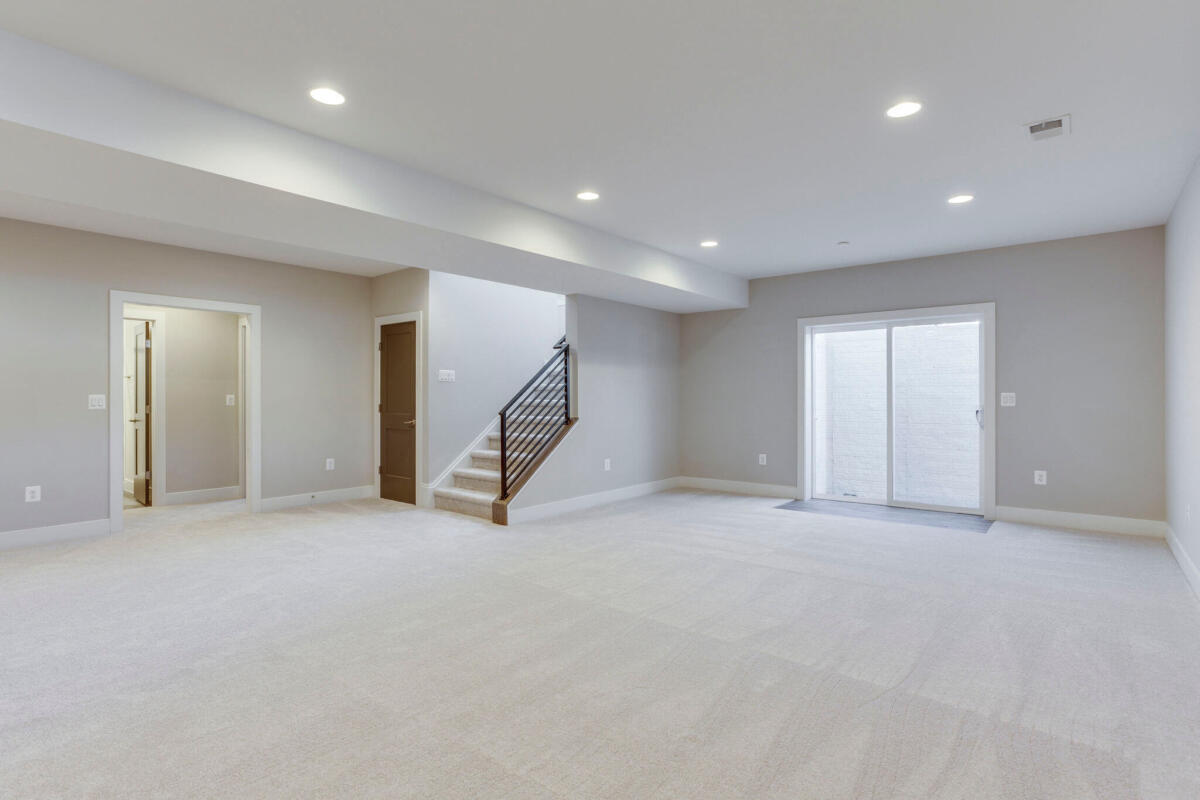 088_interior_76_of_88