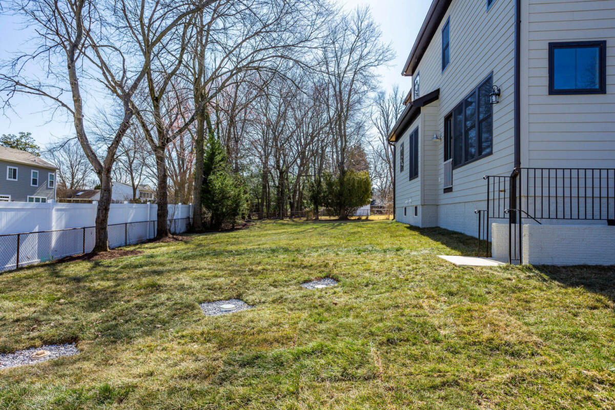 105_exterior_9_of_9