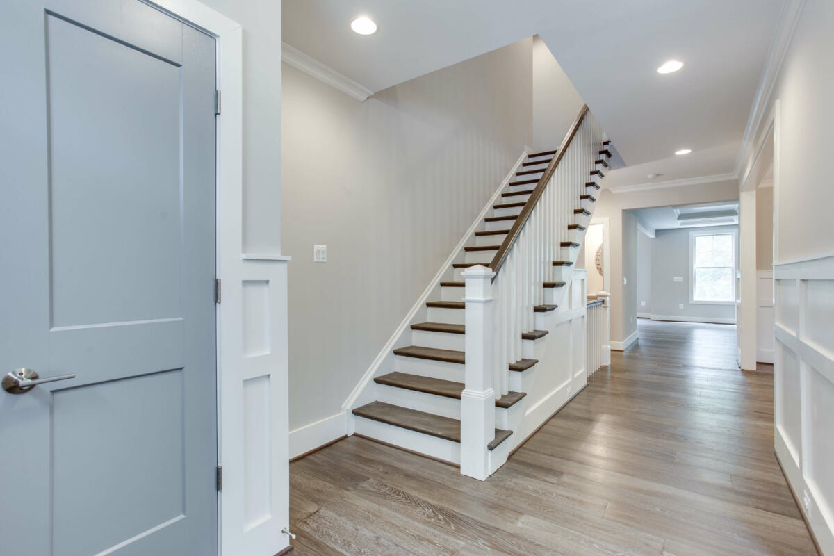 5 Bed, 4.5 Bath Craftsman in Northern Virginia
