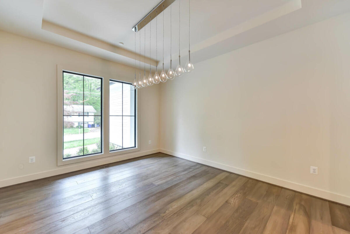 4 Bed, 3 Bath Modern Farmhouse in Northern Virginia