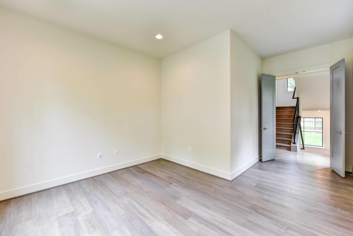 4 Bed, 3 Bath Modern Farmhouse in Northern Virginia