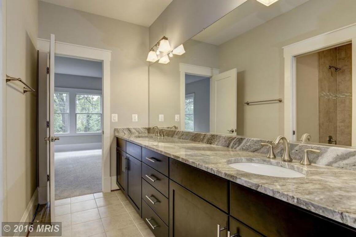5 Bed, 4.5 Bath Craftsman in Northern Virginia