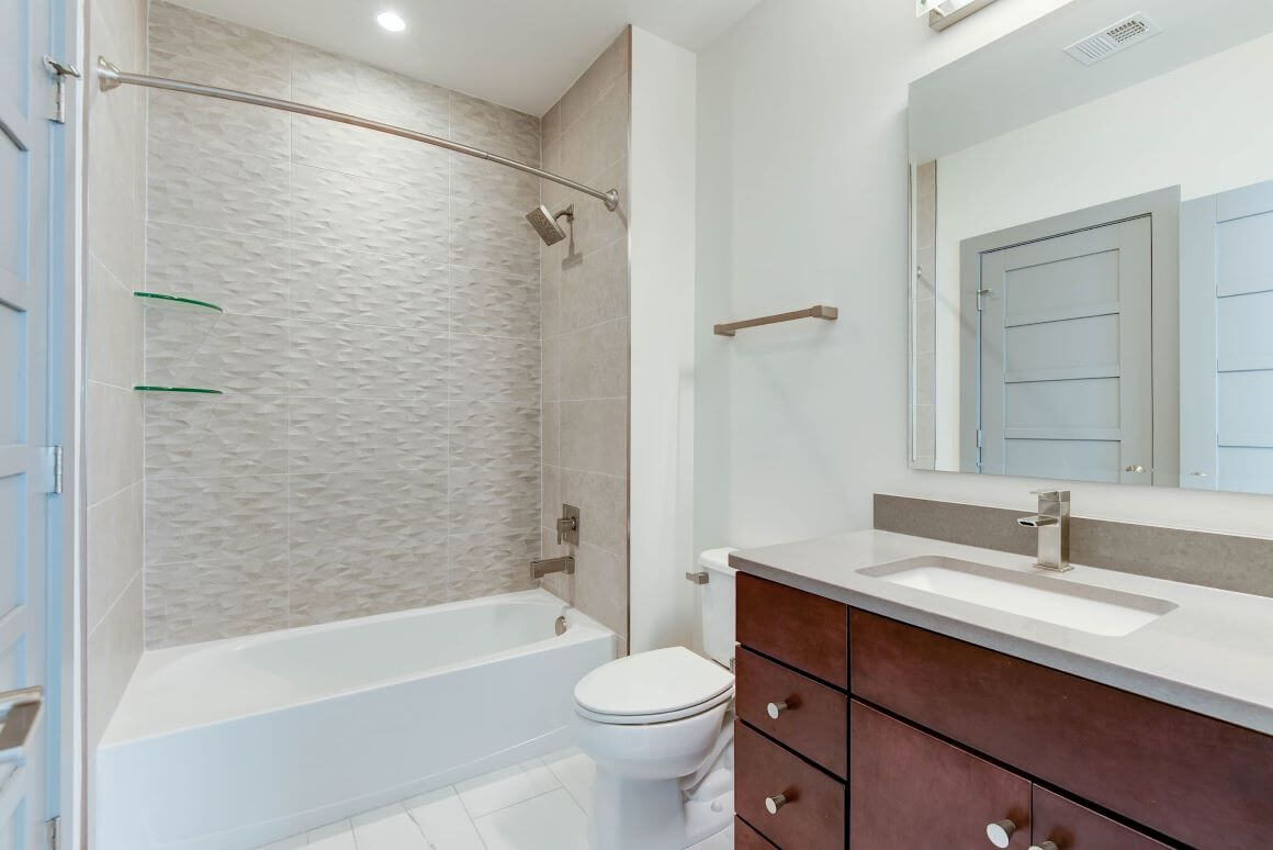 5 Bed, 4.5 Bath Modern Farmhouse in Northern Virginia